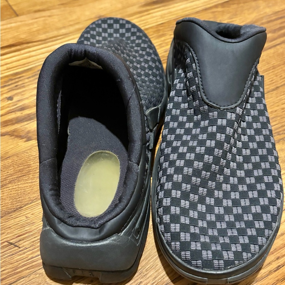 Nike Air Rift - Women’s Slip on Sneakers Size 10